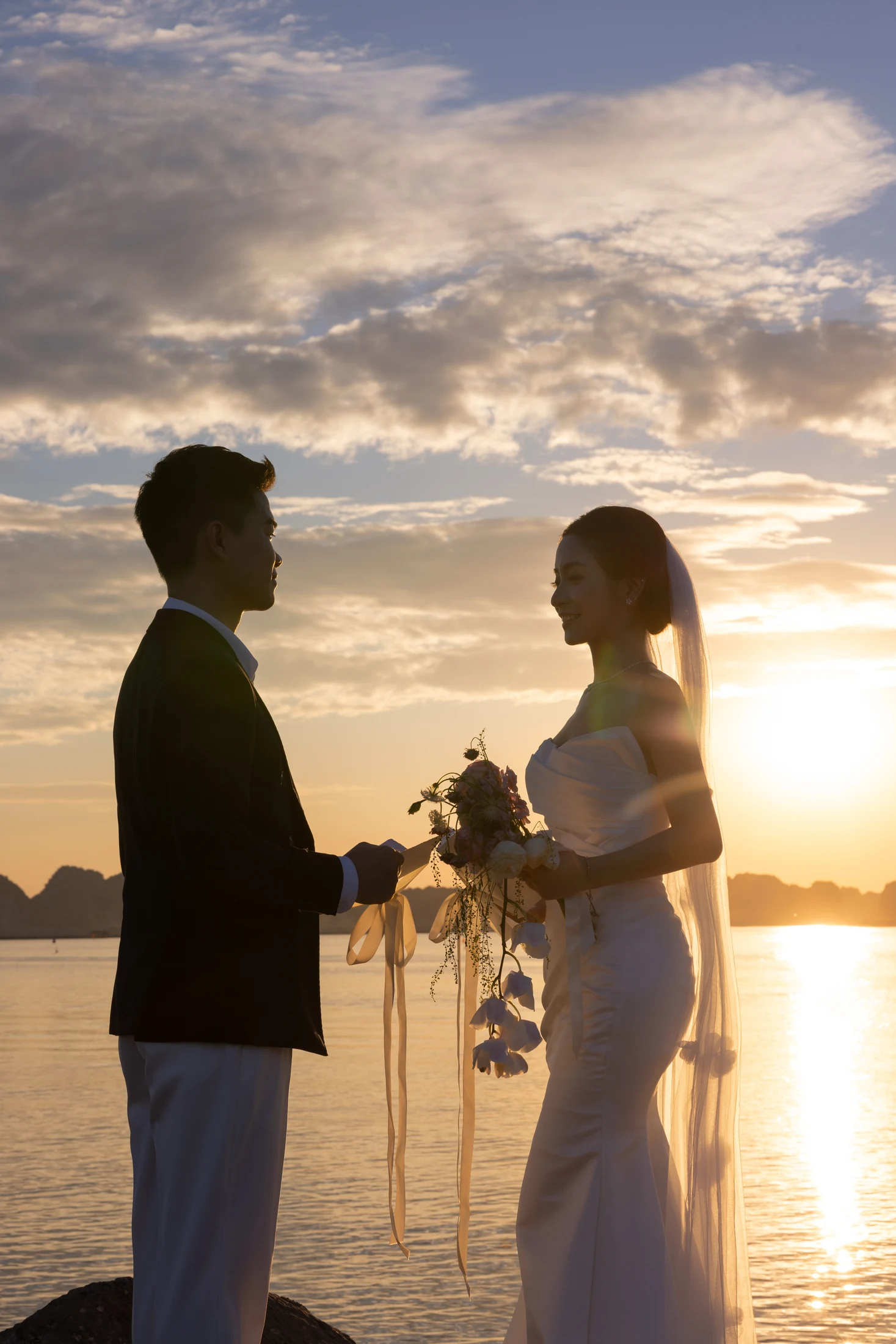 Ảnh cưới 1J8A9844 — ánh nắng cuối ngày